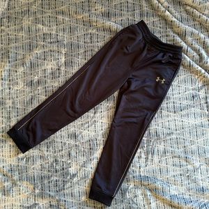 Under Armour joggers 100% polyester size boys 7